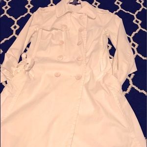 RAMPAGE White trench